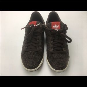 Like New!! ADIDAS sneakers